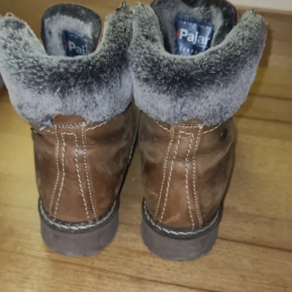 Pajar Leather Brown Fur-Lined Boots - Picture 9 of 13